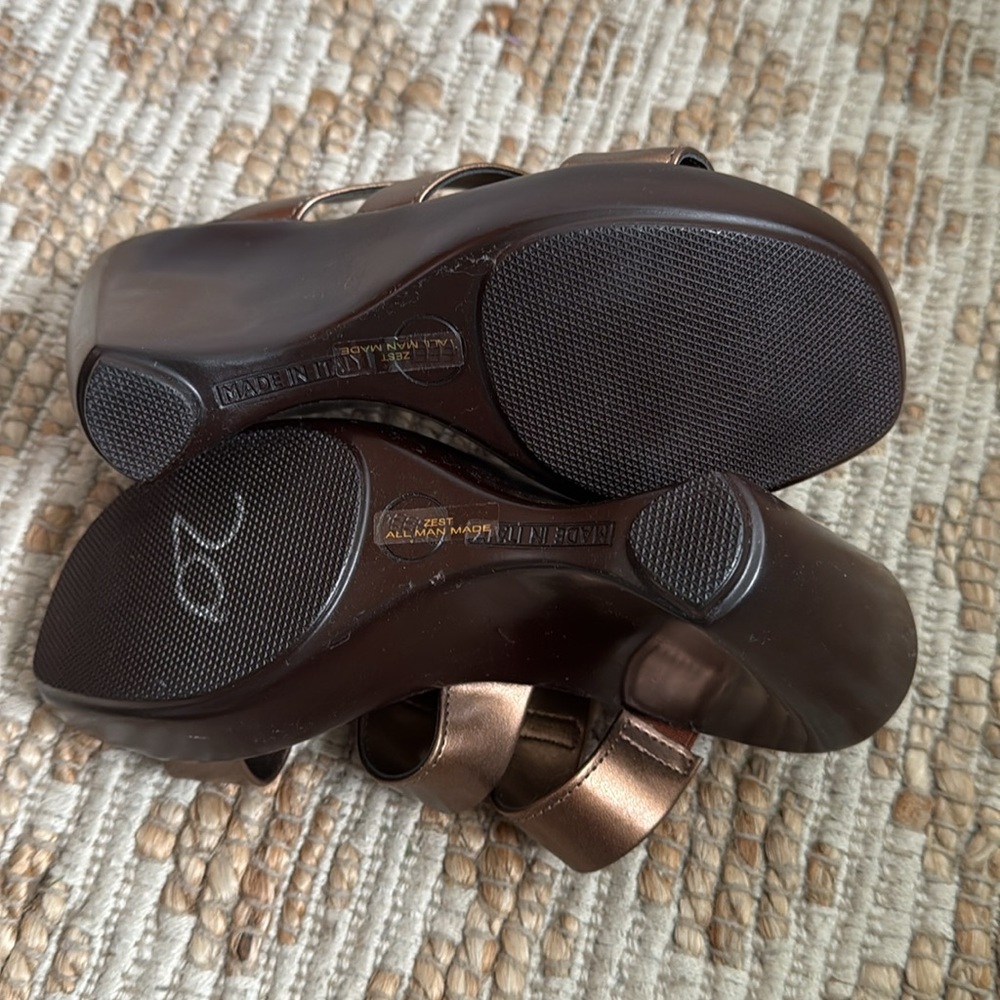 Italian Shoemakers Wedge Slip ons Metallic Bronze - Picture 4 of 4